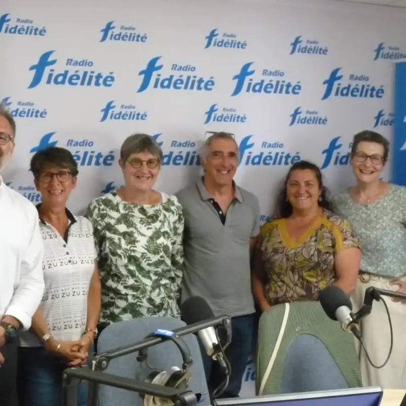 Fabienne	Dagorne,	Florence	de	Deyn,	Armelle	et	Eric	Trigance, membre	de l’association des	Haltes	Pèlerines en Loire-Atlantique	et	Via	Ligeria