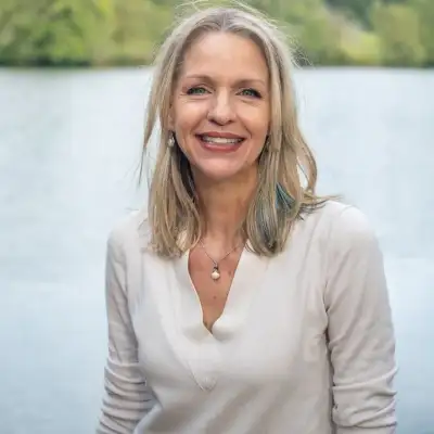 Lisa Robinson 