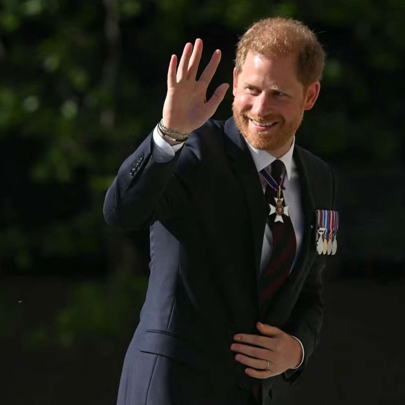 Prince Harry's Solo UK Return, UK Airports IT Failure, UK Expels Russian Attaché, Ofcom's New Social Media Rules, and more... episode artwork