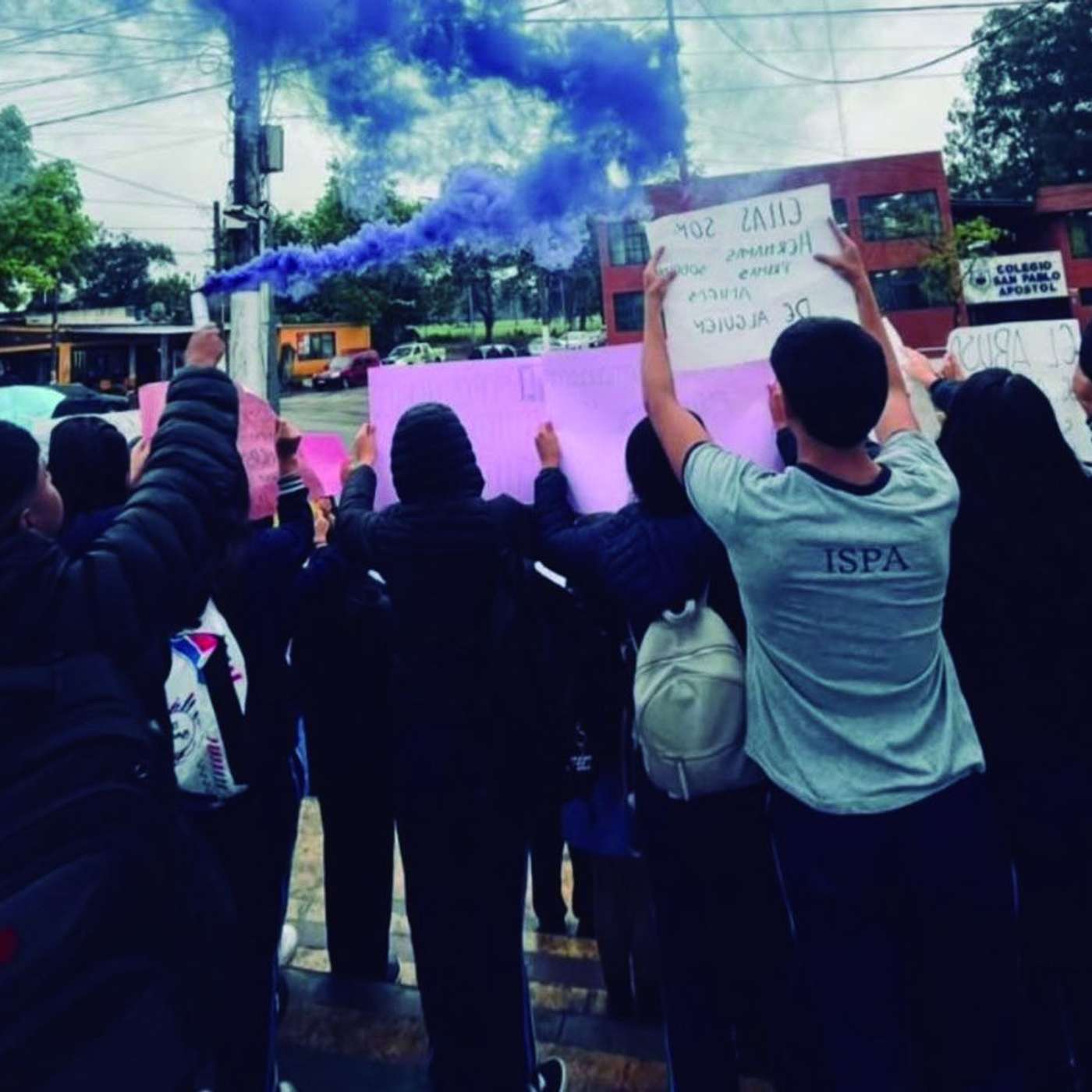 Estudiantes de San Pablo protestaron por imágenes creadas sin consentimiento episode artwork