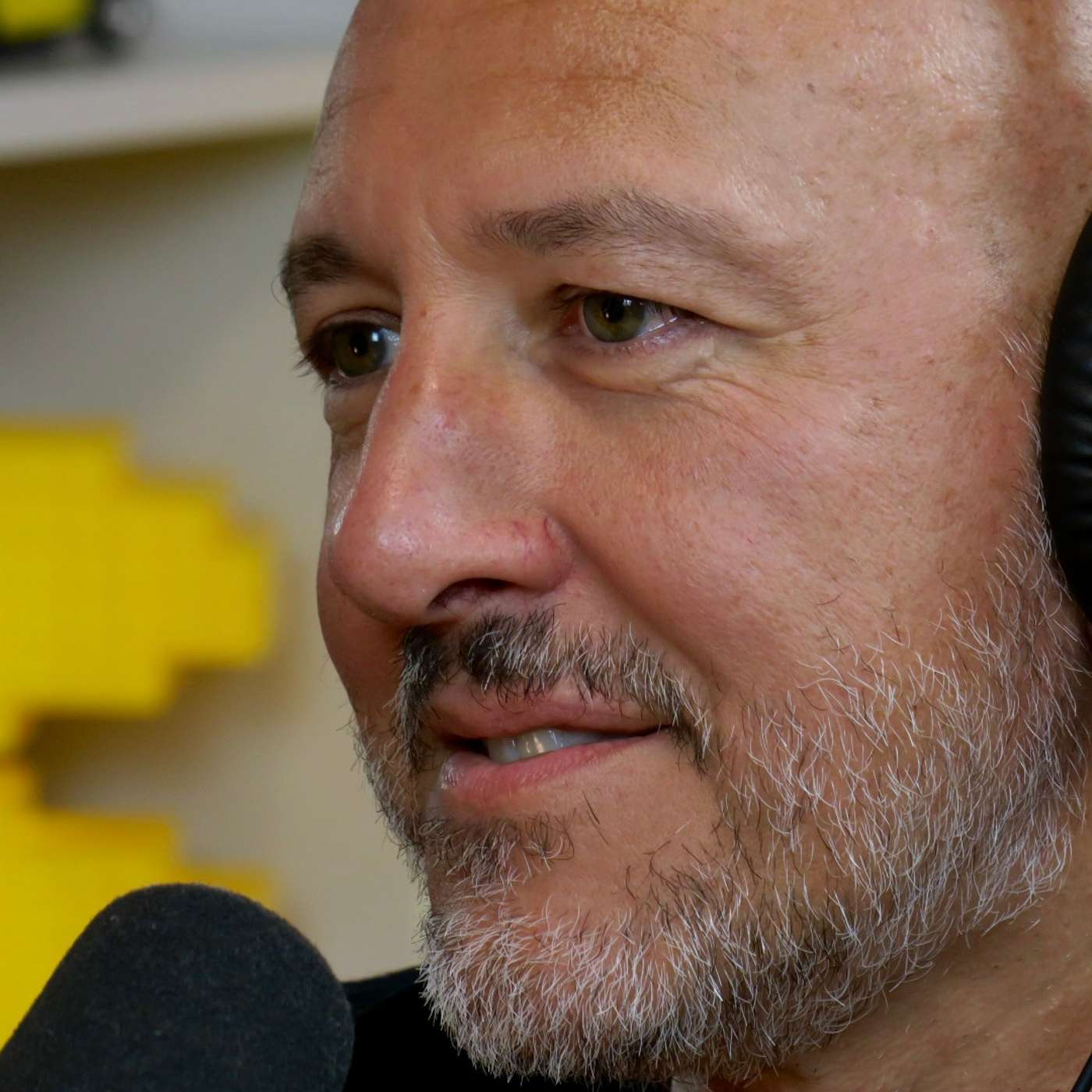 „Da li bi bio spreman da doneseš oslobađajuću presudu neprijatelju?” | Miodrag Majić | Agelast 240