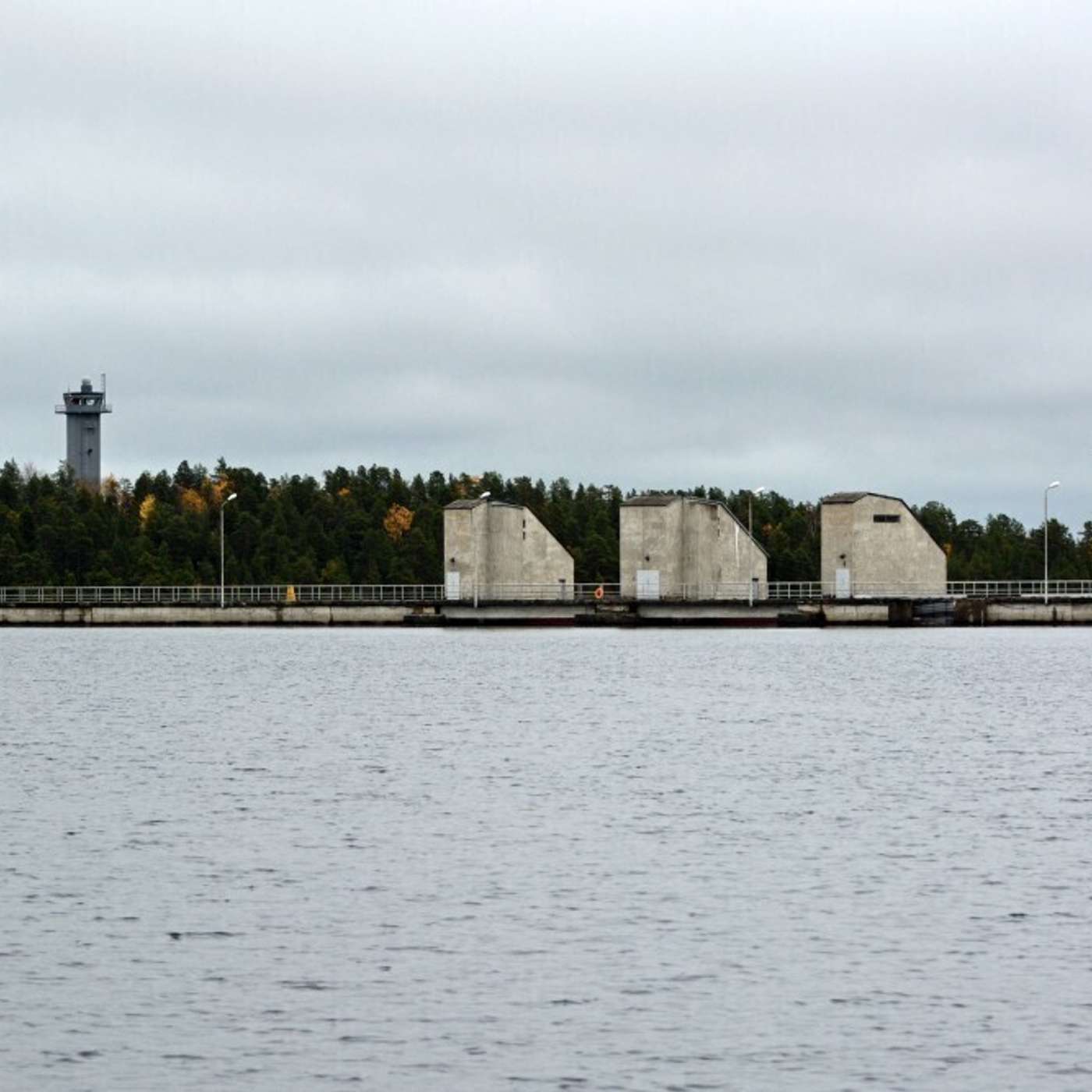 Норвежская пограничная вышка получала электричество от российской ГЭС. Пока ее не отключили