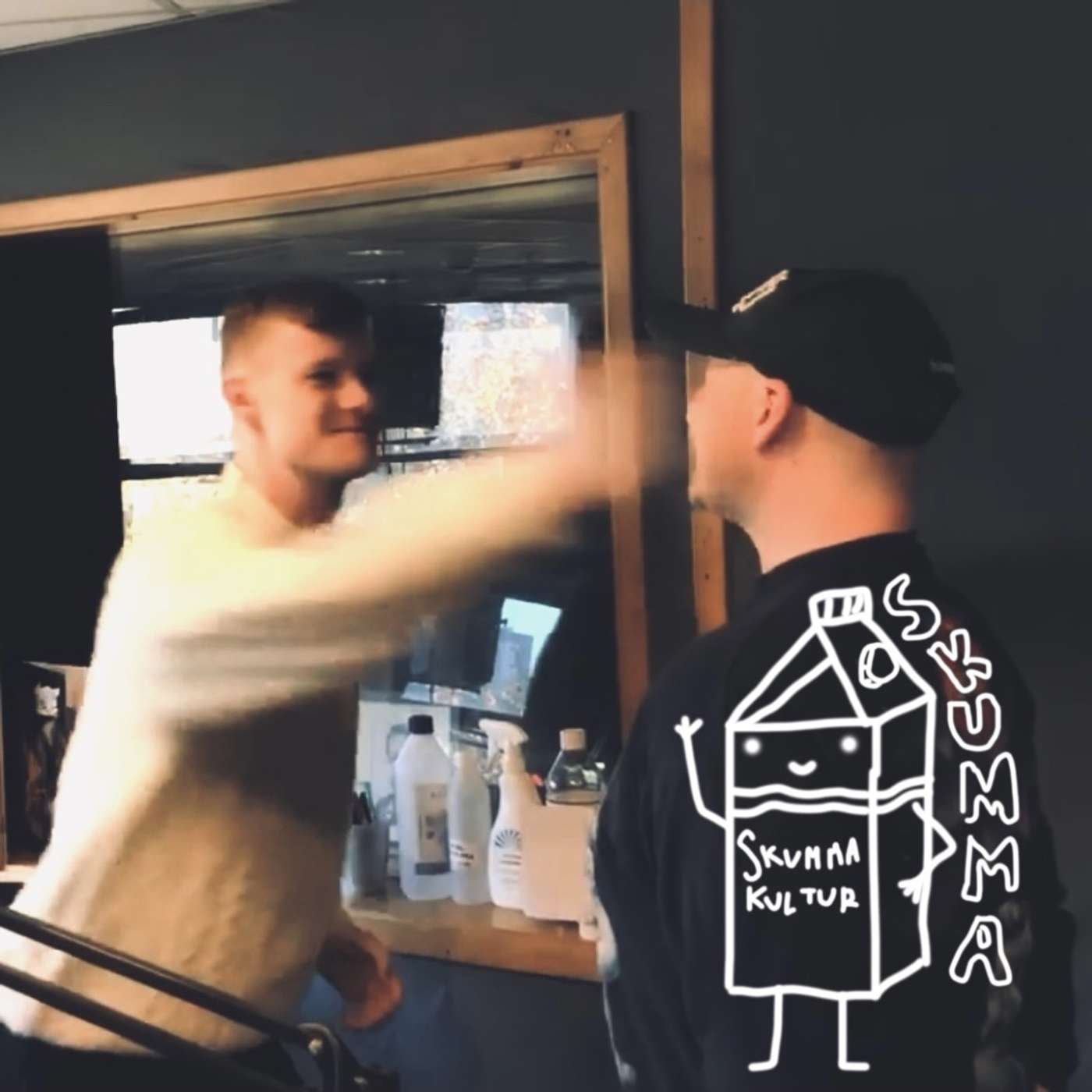 Tirsdag 11.10 - Simon slår Victor i trynet episode artwork