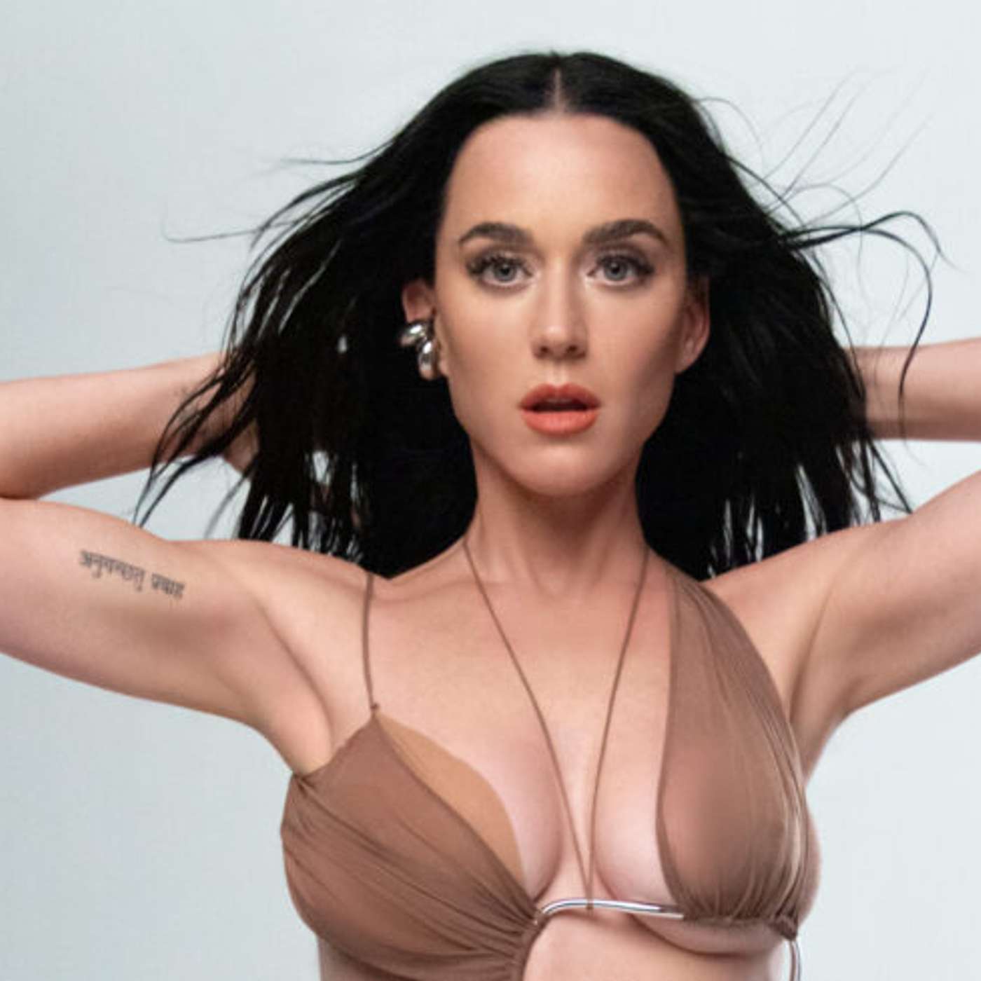 UK France Border Return Challenge, UK Bolsters Air Defences, Diageo Appoints Lewis CEO, Katy Perry Headlines 2026 Blenheim Festival, and more... episode artwork