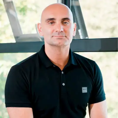 Damian Hanson
