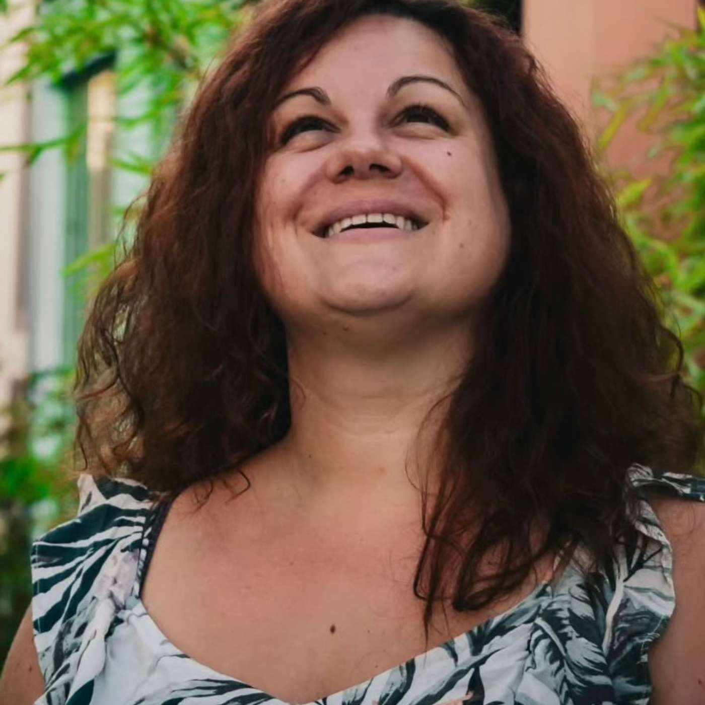Elise PLOQUIN, chrétienne, comédienne et chanteuse episode artwork