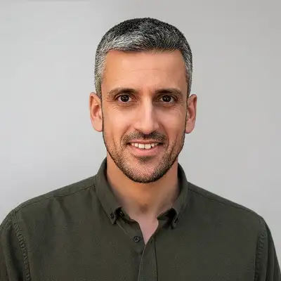 Yoav Naveh