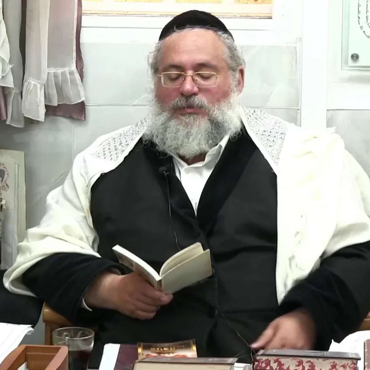 החיד''א-שיעור בתניא ובגובה העינים ח-אב episode artwork