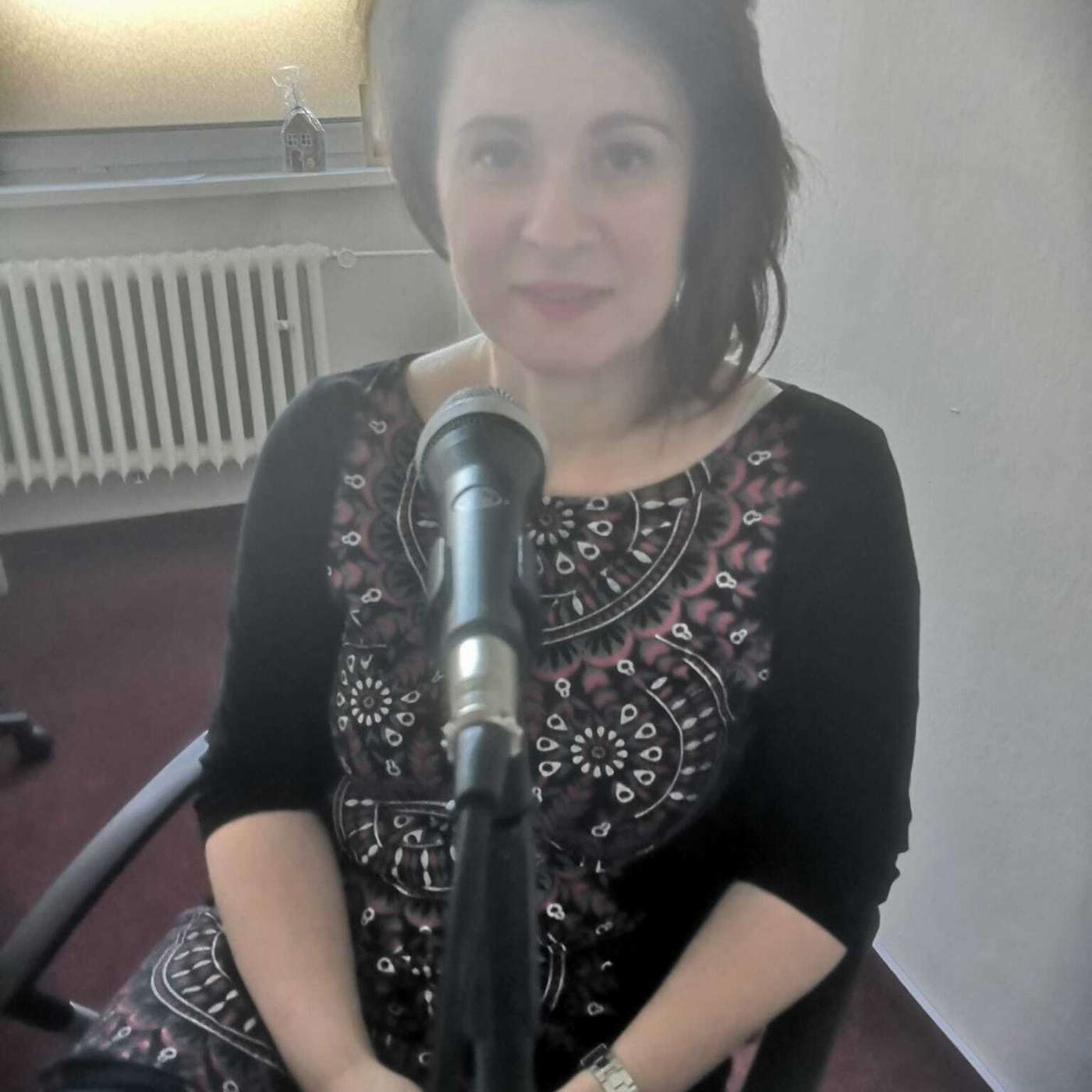 Petra Slámová (2. díl, občanská nauka): V češtině pracuji s fotografiemi a kolážemi nebo také s uměle generovanou konverzací episode artwork