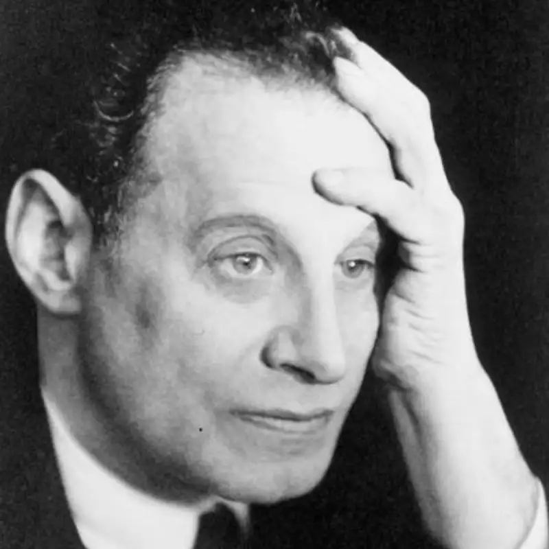 E12 The Jungian hand reader Julius Spier with Alexandra Nagel