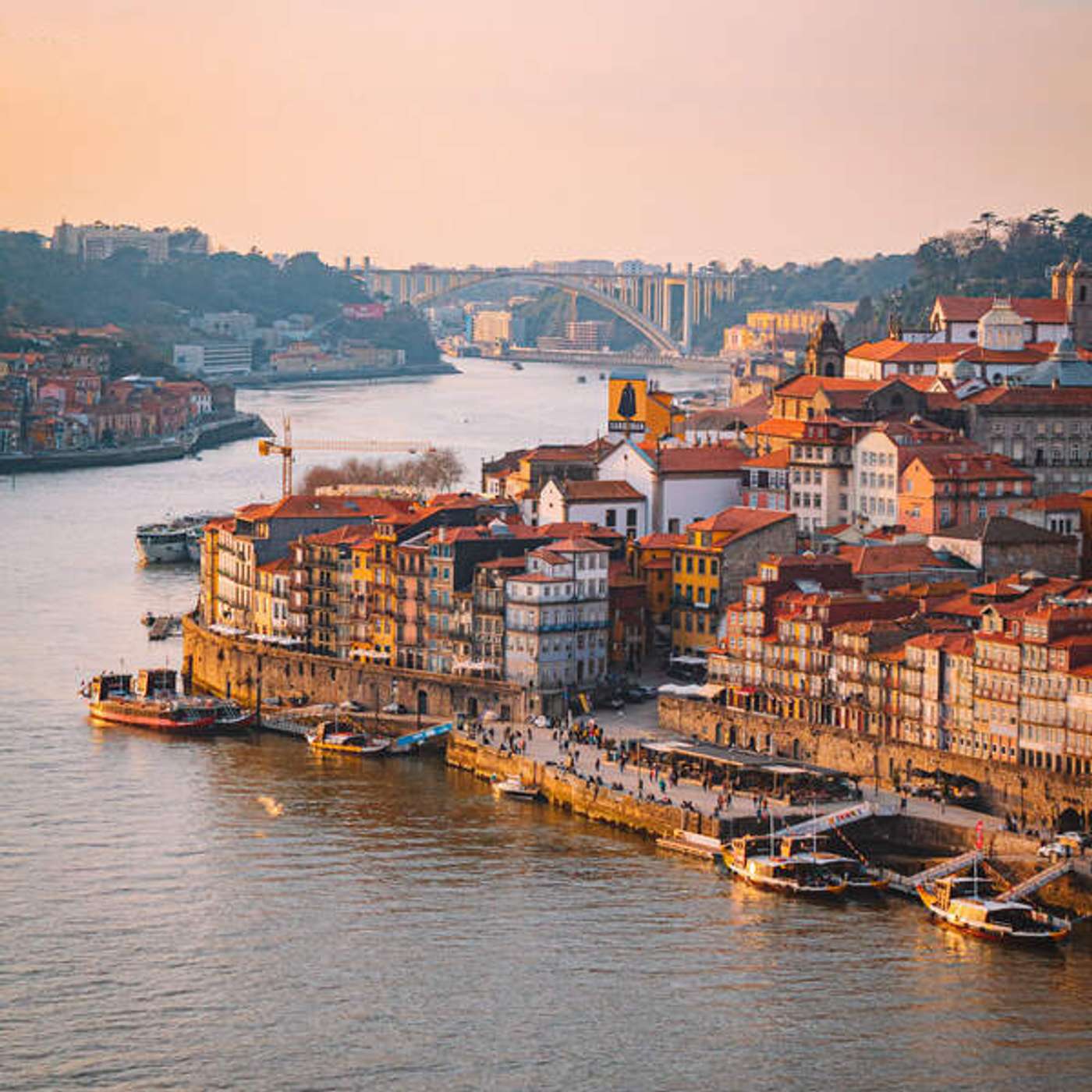 Uma caminhada pelo Porto com o Inglês Nu e Cru episode artwork