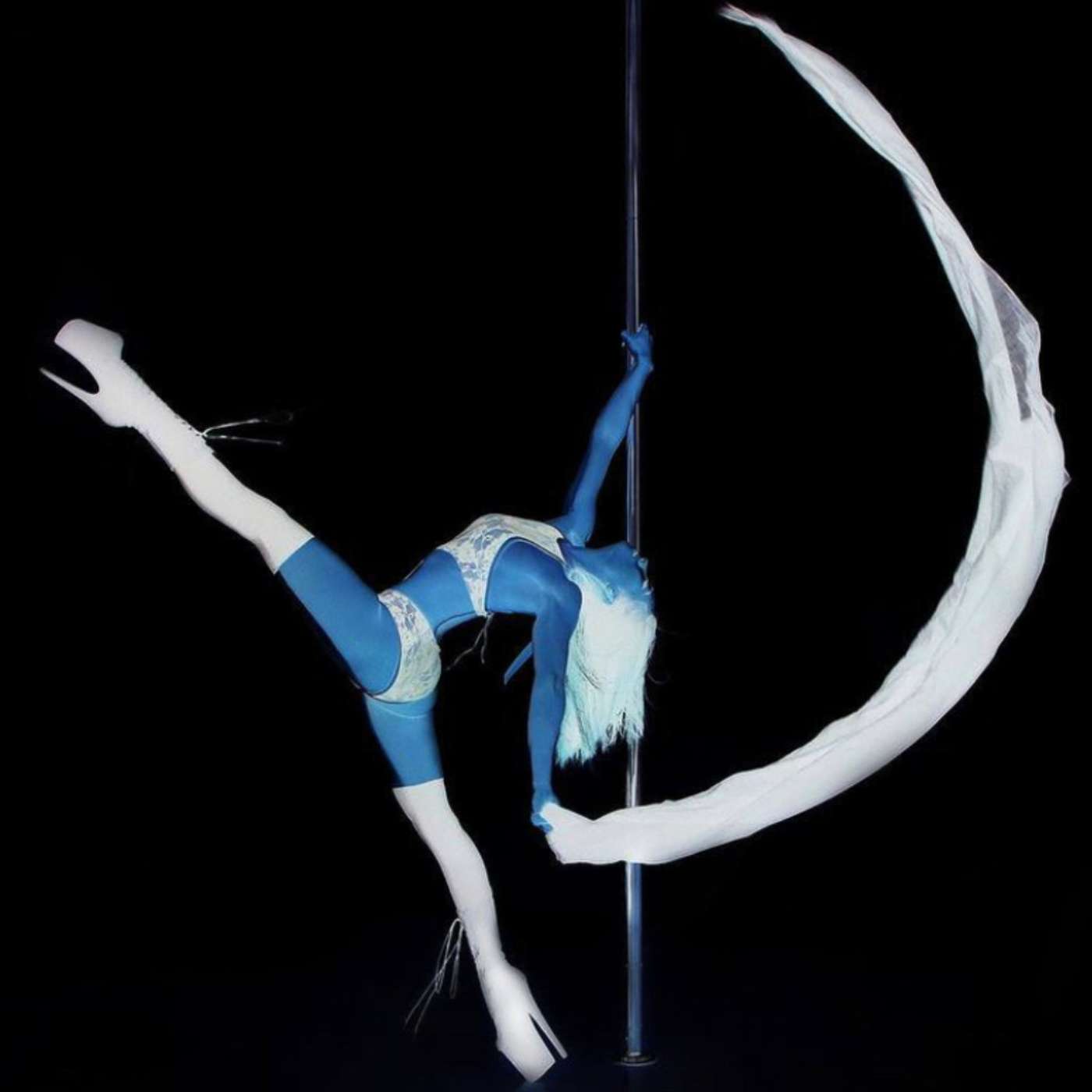 Emerging from the Spectacle: Awakening from Media Illusion and Reclaiming Human Presence