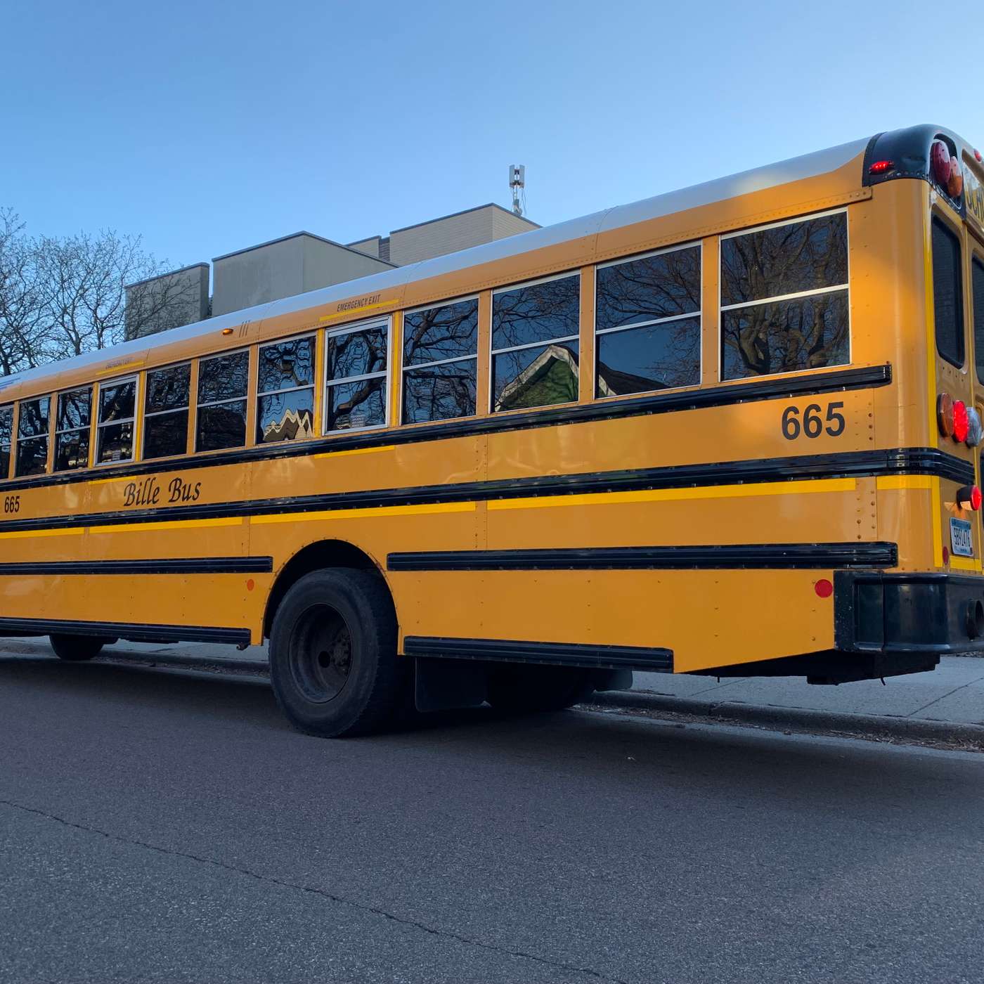 Why Some Lawmakers Want to Reduce Mandatory Minimum for School Bus Arm Stop episode artwork