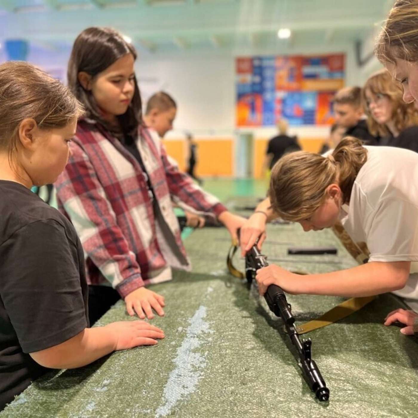 Власти Мурманской области займутся патриотическим воспитанием по закону