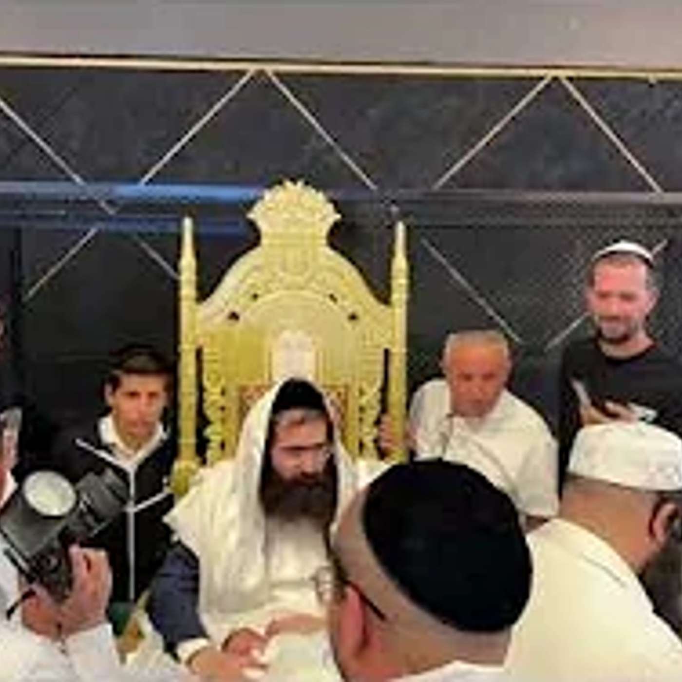 מעמד ברית מילה באשקלון - יושב סנדק בנש"ק הרה"צ כבוד הרב רבי יואל משה פינטו שליט"א - י' בסיון - תשפ"ו