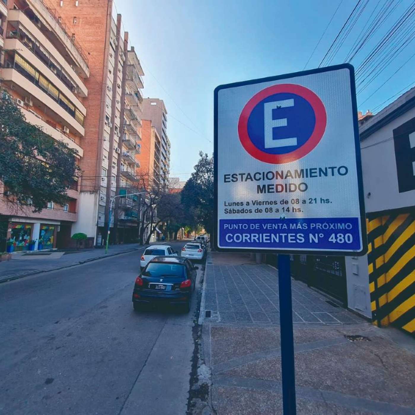 Cuidadoches, tránsito caótico y discusiones políticas: qué alternativas se analizan para el estacionamiento medido en Tucumán episode artwork