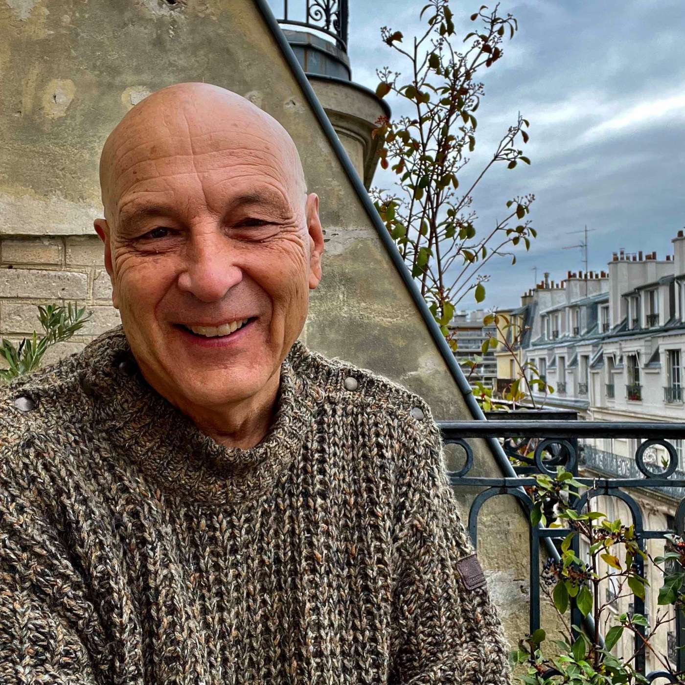 Paris Report — Write What You Don't Know with poet James Navé episode artwork