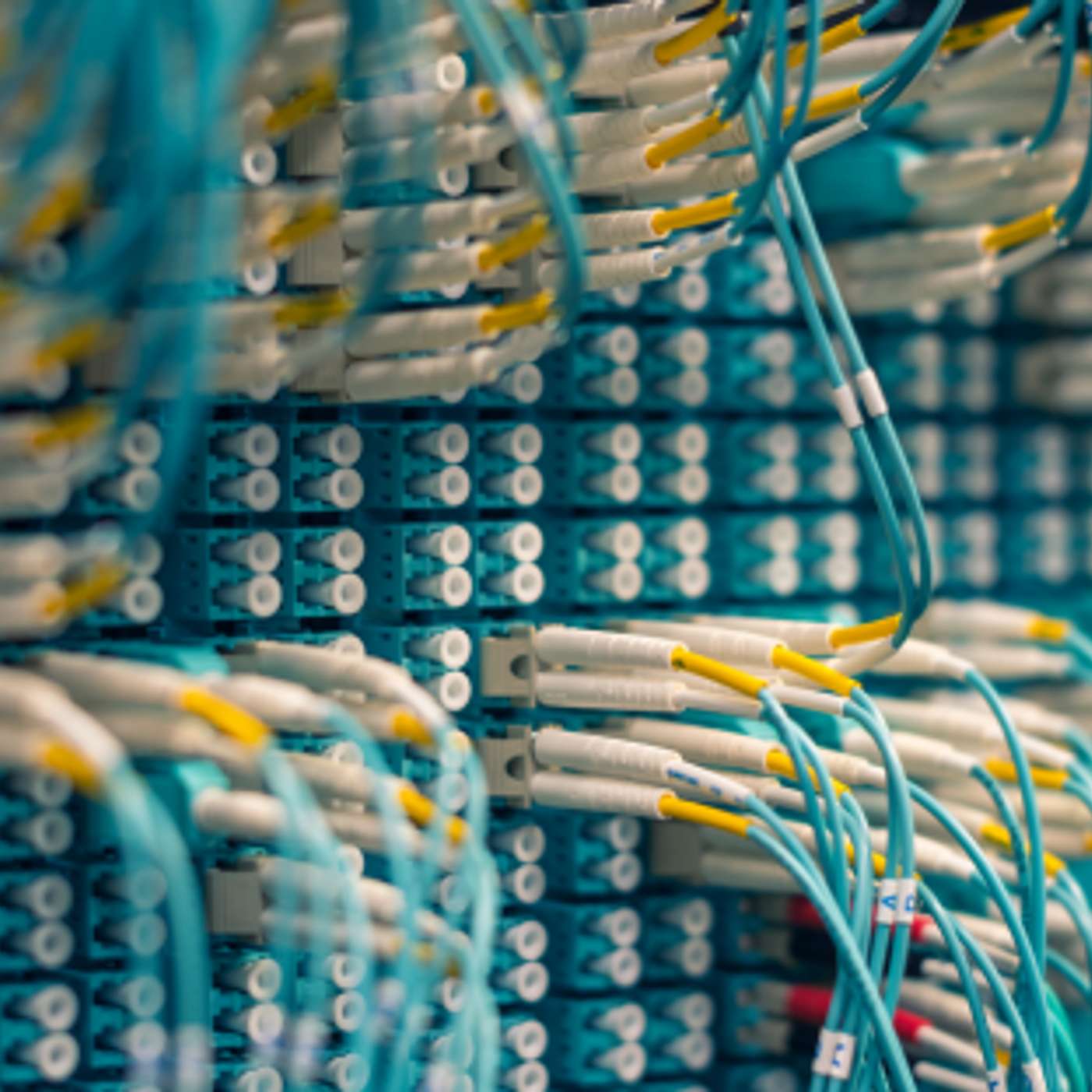 Why Fiber Optic Patch Cord Sourcing Is Getting More Complicated in the 400G/800G Era