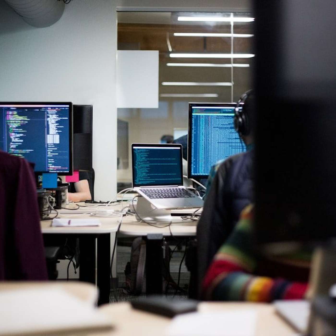 Virtual Development Teams Made of AI Agents: Hype or Real Shift in Workflows? episode artwork