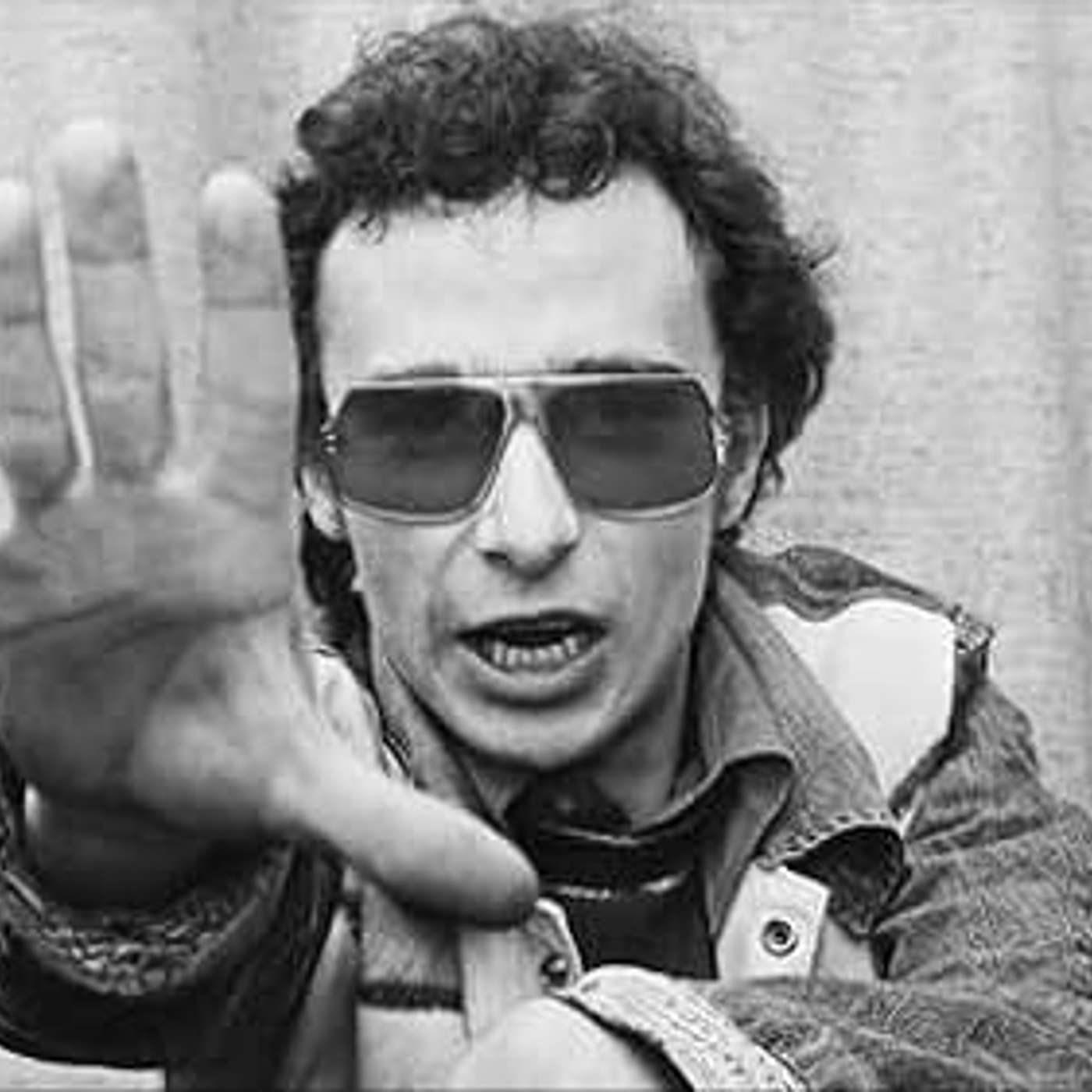 Interview with Musician Graham Parker episode artwork
