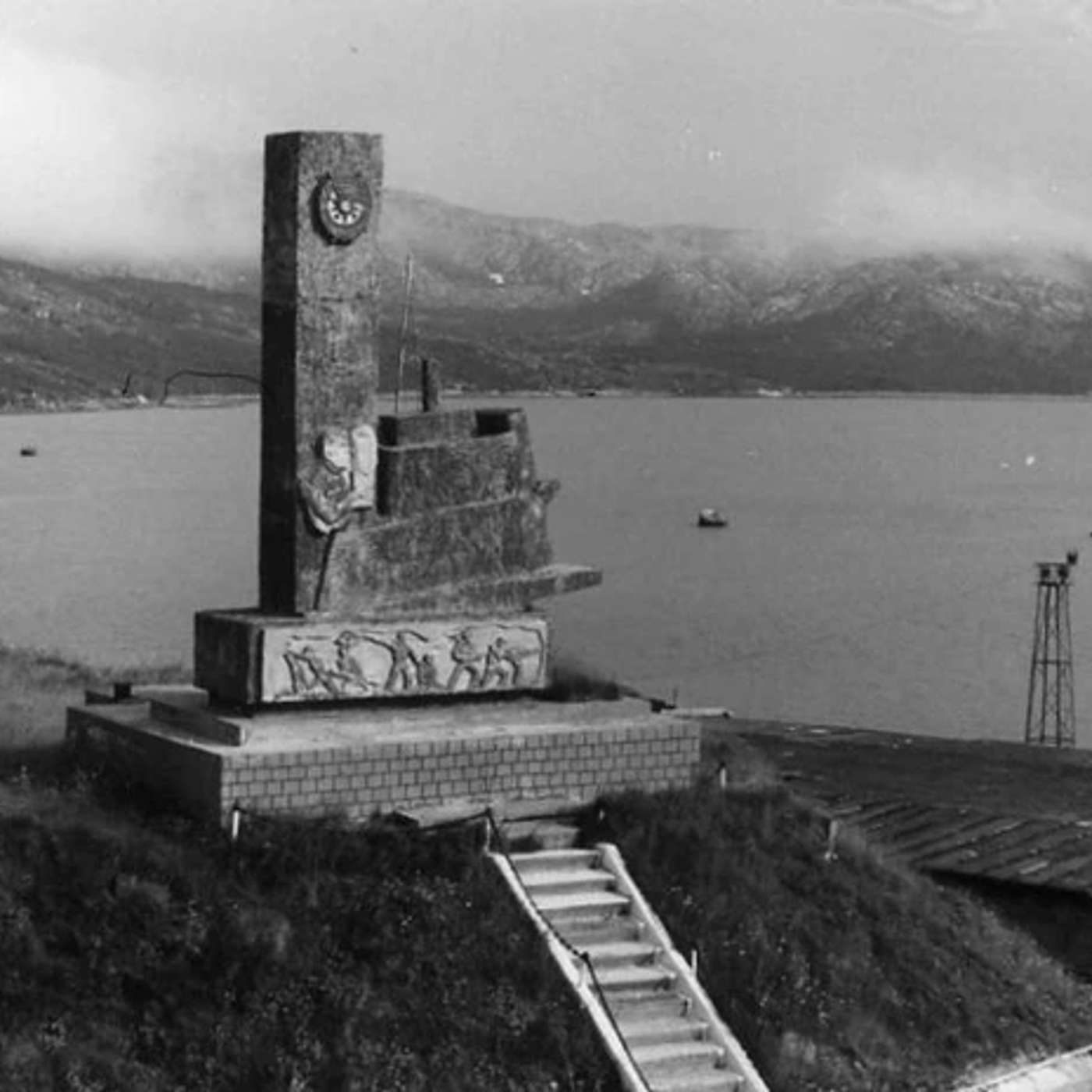 В Мурманске отложили рассмотрение дела о земле со снесённым памятником