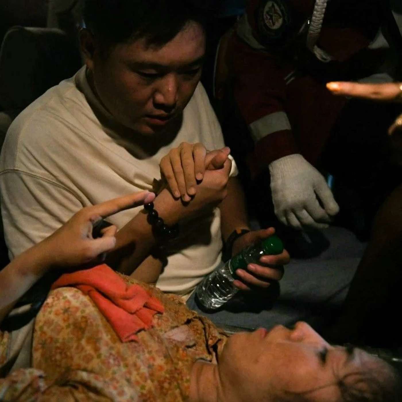 Myanmar Earthquake Death Toll Rises, Japan Prepares for Megaquake, Yemen's War Faces Escalating Crisis, Scholz Champions Free Trade, and more...