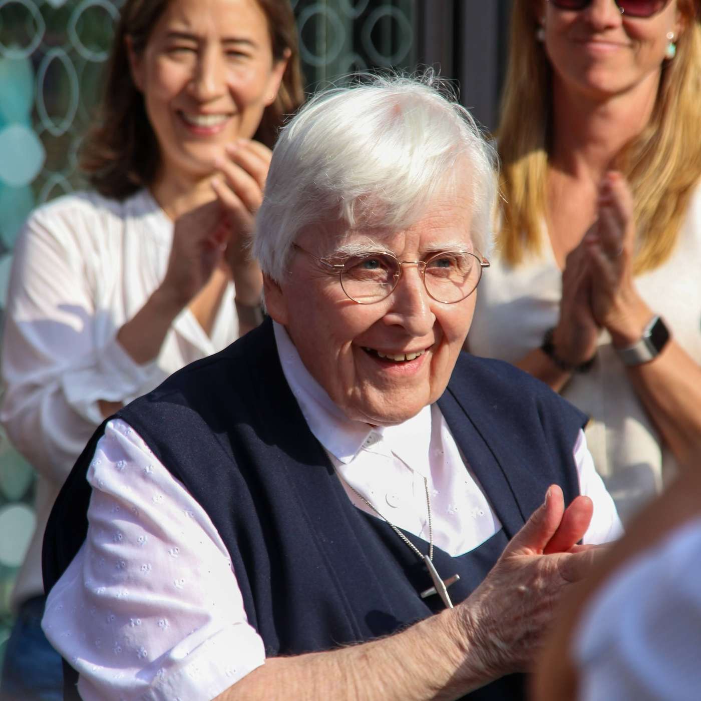 68 Parel van een zuster getuigt over vertrouwen, optimisme en realisme, overgave, hoop, en… humor 68 Parel van een zuster getuigt over vertrouwen, optimisme en realisme, overgave, hoop, en… humor