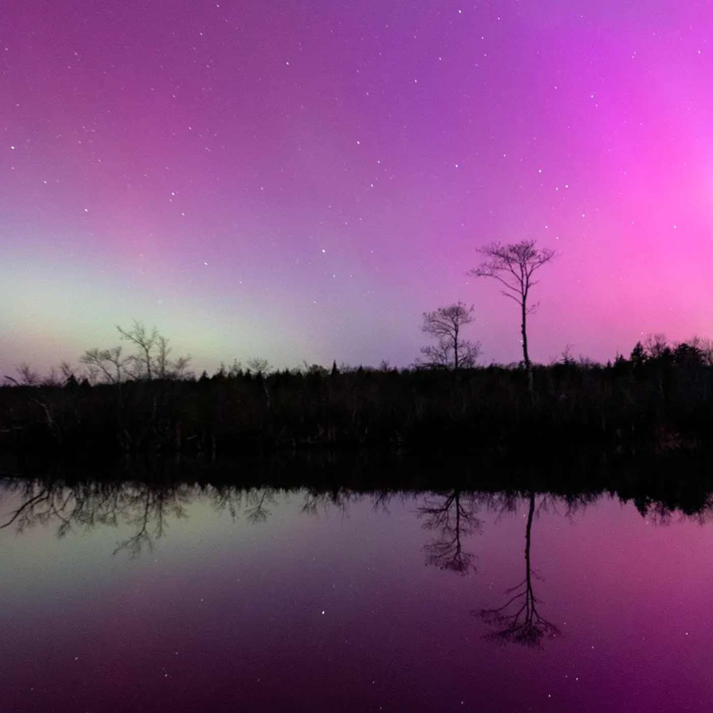 NOAA Warns of G2 Storm, Anjem Choudary Convicted for Terrorism, UK Prepares for War Warning, BBC Job Cuts Amid Restructuring, and more... episode artwork