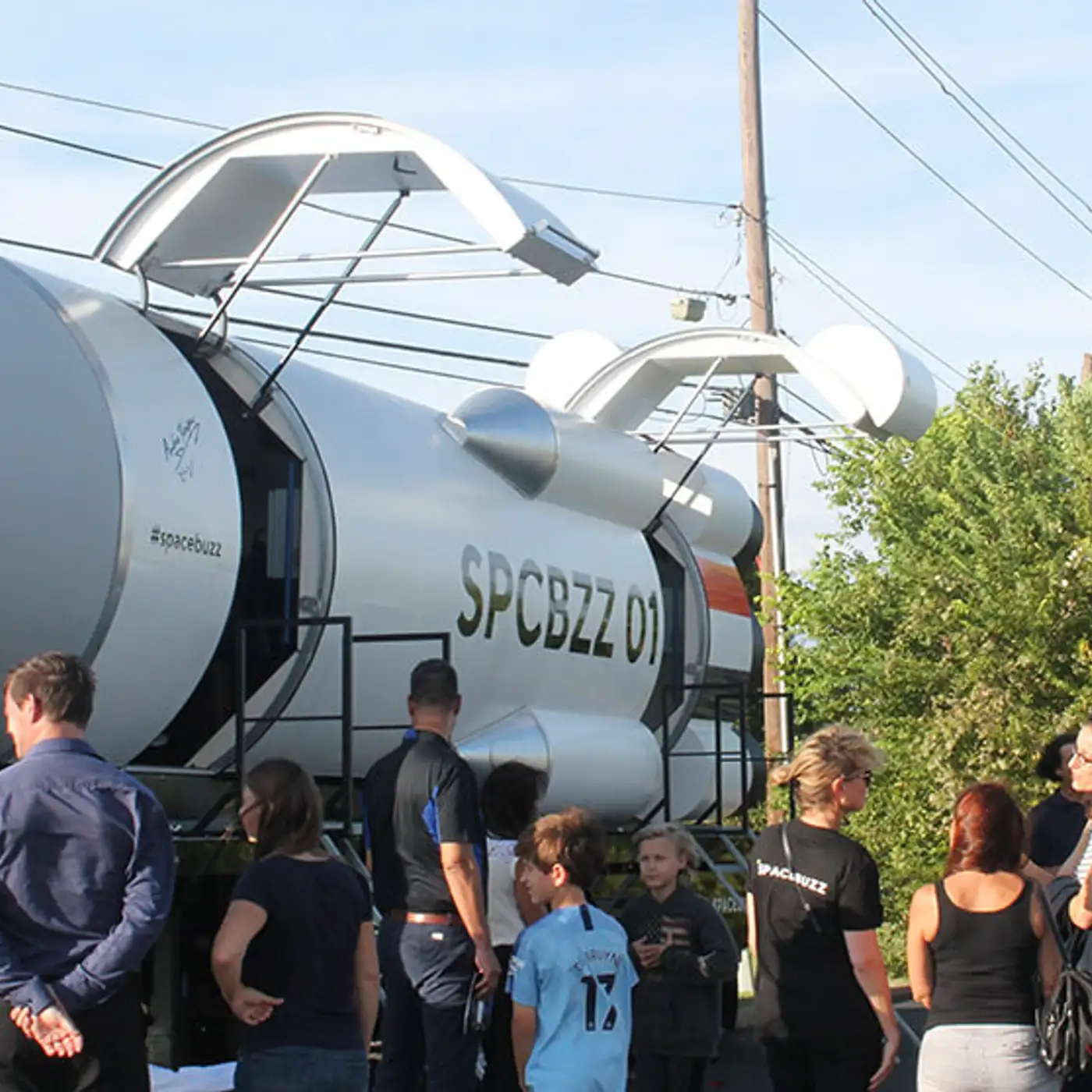 Cover art for episode: Hoe maak je kinderen ambassadeurs van de planeet Aarde? met Janine Geijsen - CRO.CAFE podcast