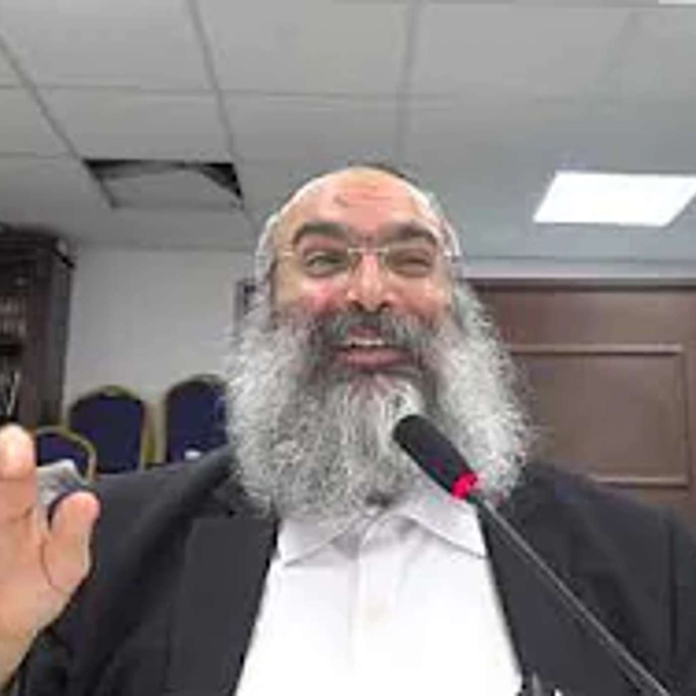 צביעת משקופים חדר מדרגות על השוכר או המשכיר ▪️ הרב נחמנסון ▪️ (שטיינבאך שול כפר חב"ד)