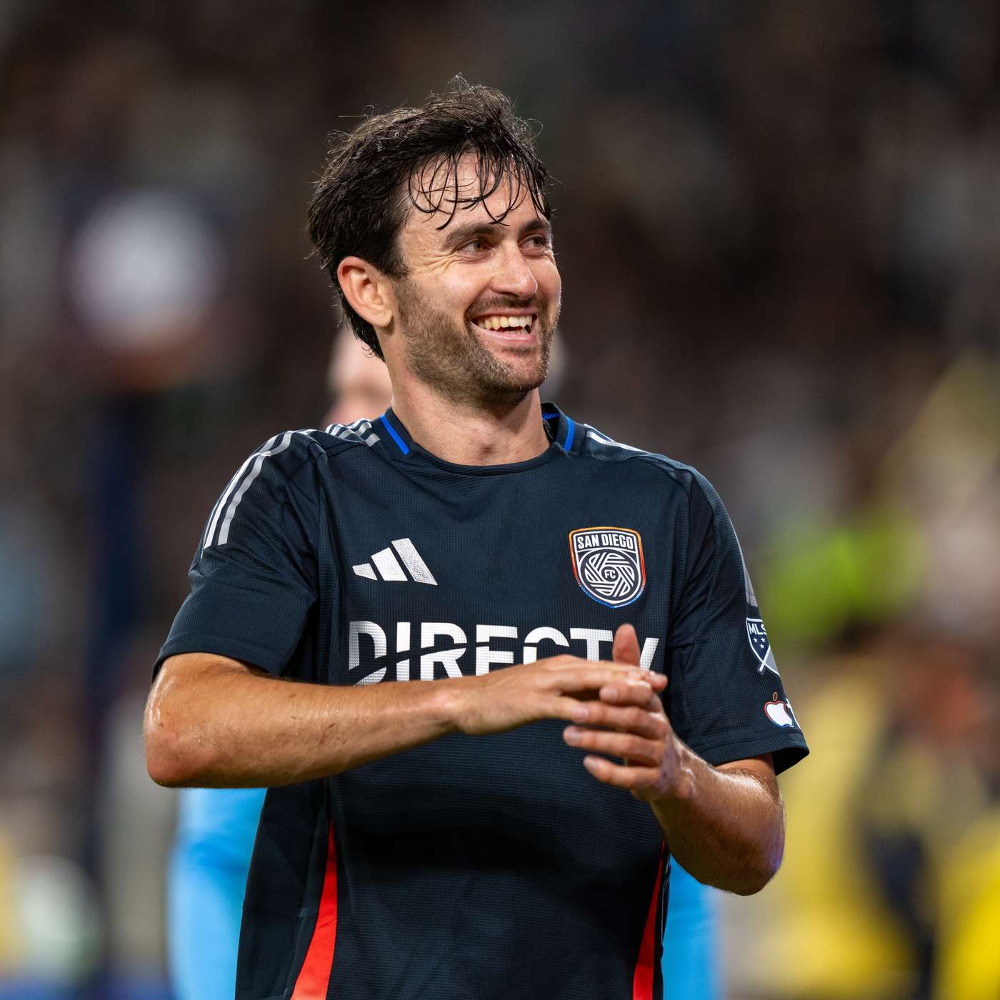 Luca de la Torre on playing for his hometown team