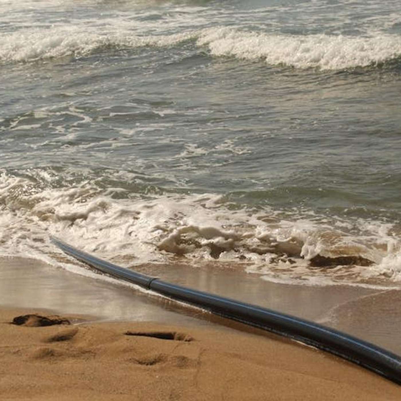 Tech Giants Invest in Submarine Cables, Portugal Clamps Online Gambling, Abu Dhabi Dubai Lead Global Cities, Sinaloa Cartel Fuels Australia Drug Market, and more...