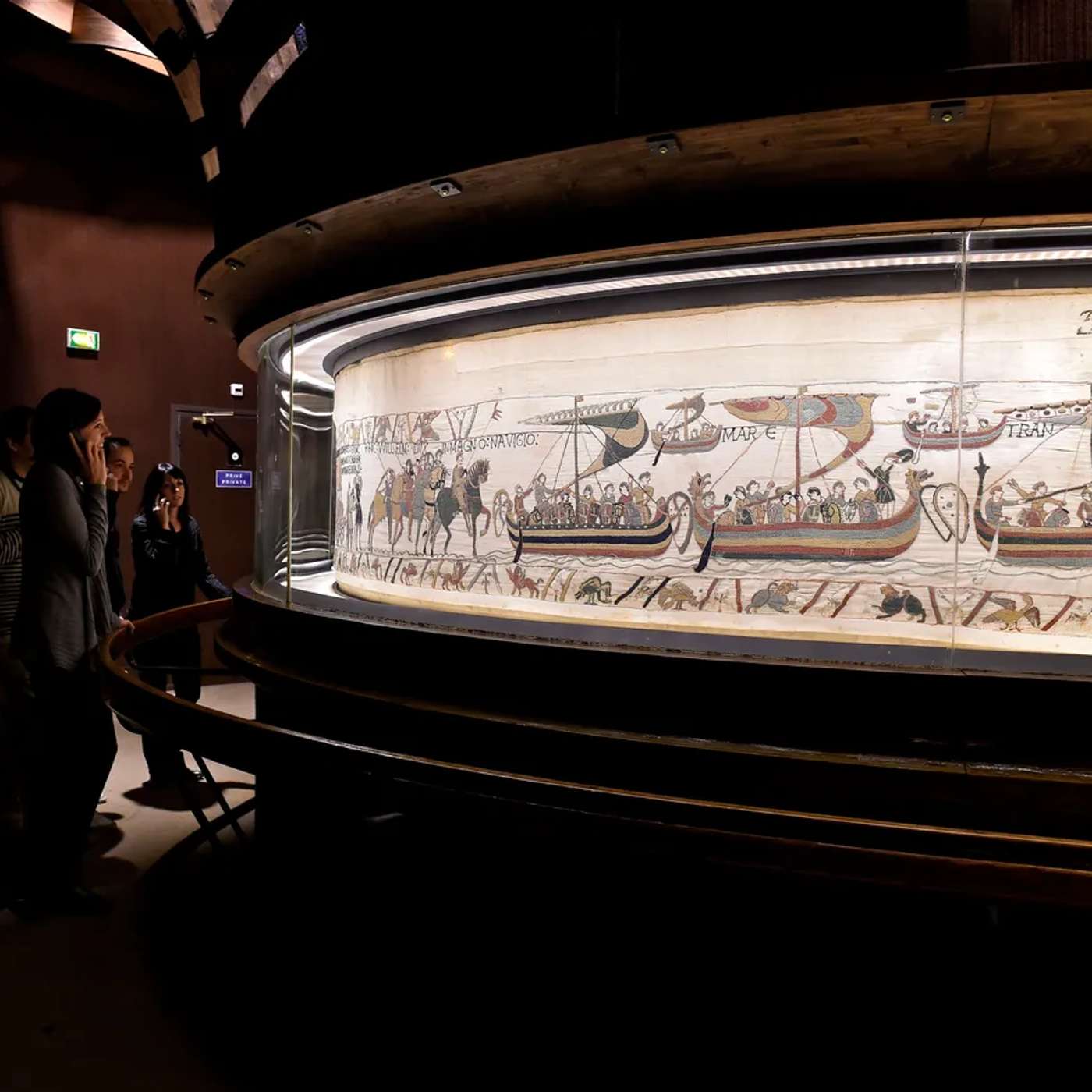 Bayeux Tapestry Visits UK, UK Jury Convicts in Russian-Arson Plot, Missing Sgt Cairnie's Body Found, Summer Travel Chaos Looms, and more... episode artwork