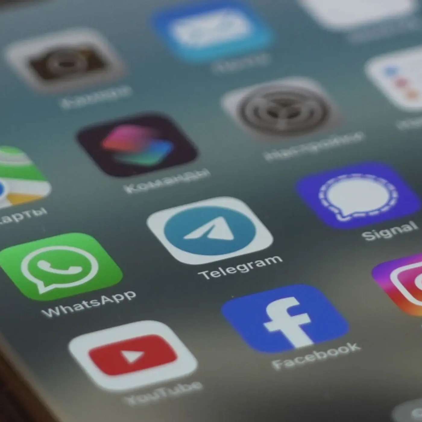 Власти замедляют Telegram Власти замедляют Telegram