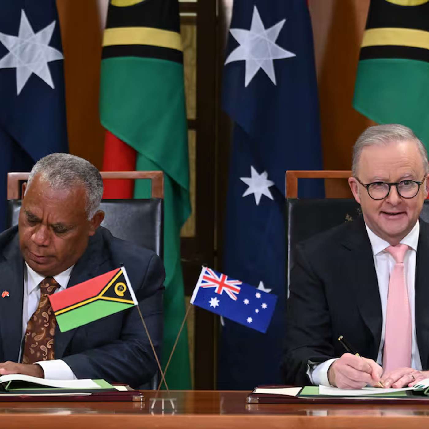 Australia Vanuatu Pact Counters China, PM Bank Data Breach Shocks, NSW Bets 200K on E-Bike Parking, Sweeping Reforms Roll Out, and more... episode artwork