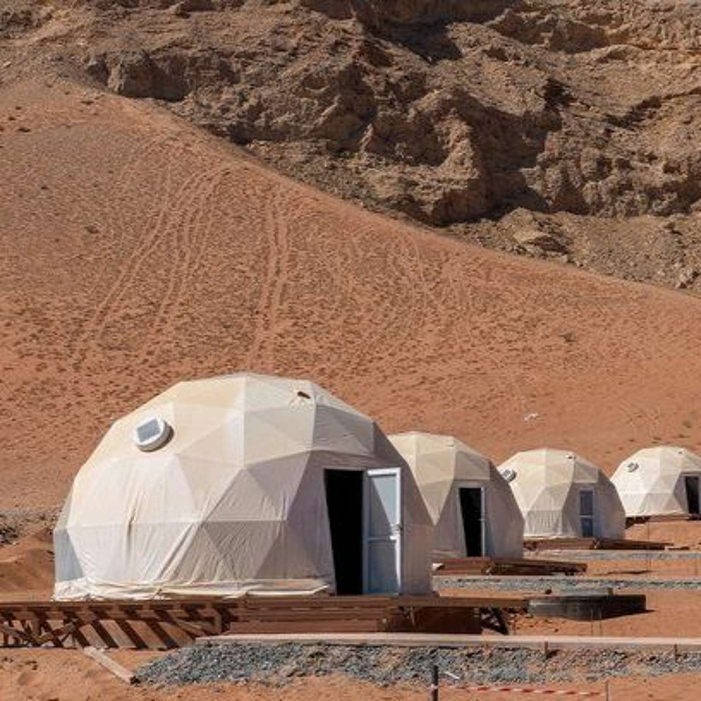 Sharjah's New Eco-Luxury Destination: the "Moon Retreat" (23.02.21)