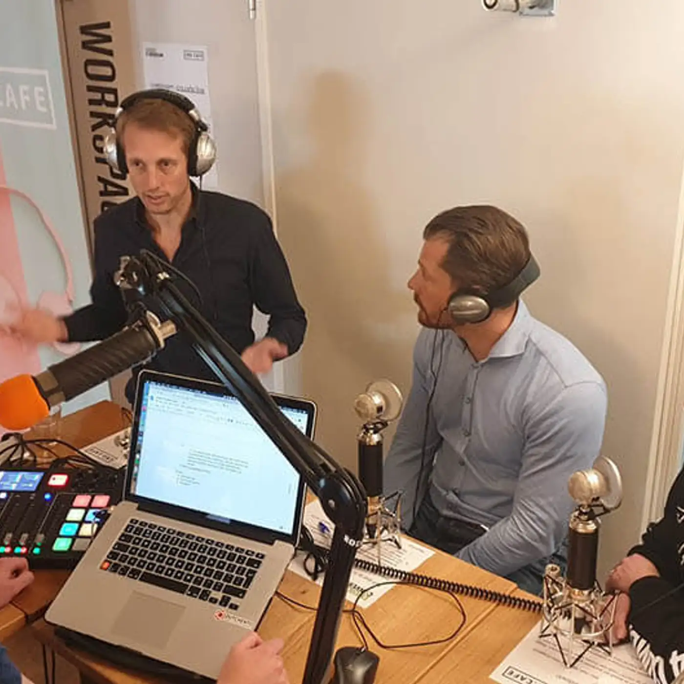 Cover art for episode: Emerce Conversion Livestream: David Brinks, Gerben van Ouwendorp, David Beentjes (ClickValue) - CRO.CAFE podcast