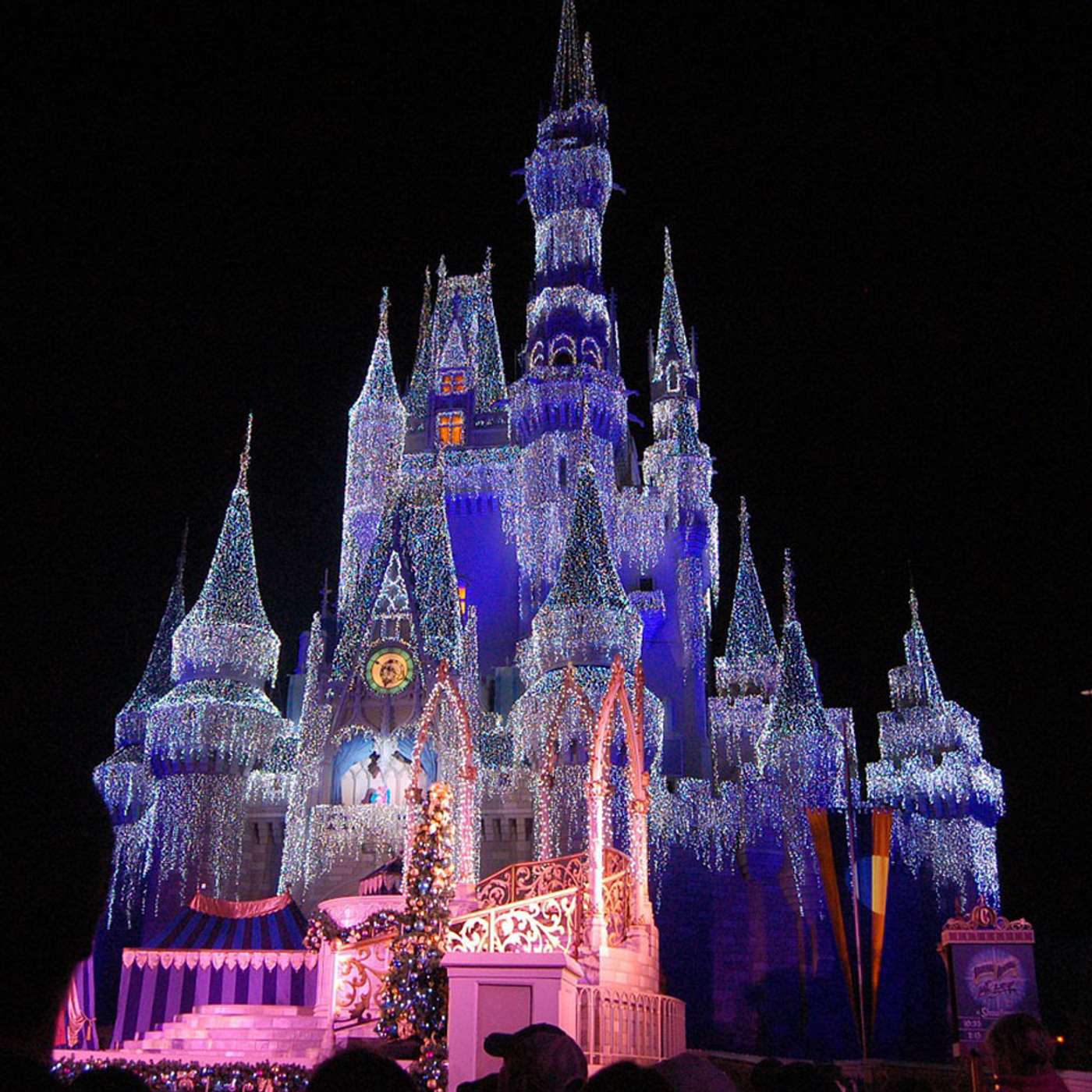 Episode 83: Christmas at WDW episode artwork