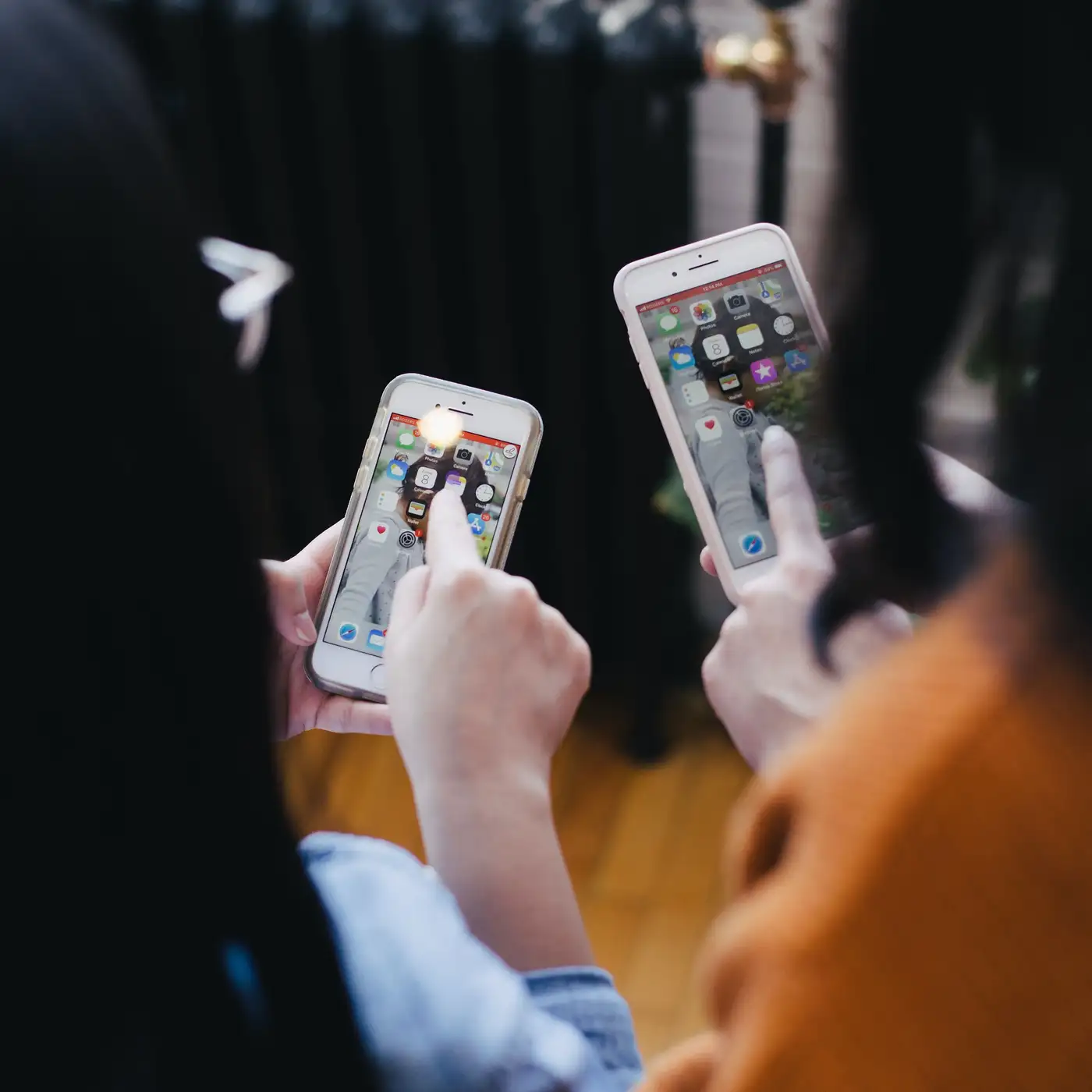 Cover art for episode: Van losse CRO initiatieven naar gebundelde krachten bij Tele2 - CRO.CAFE podcast