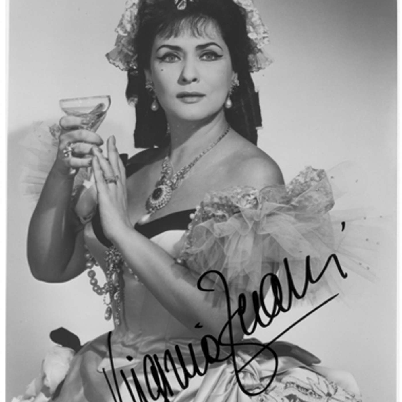 L'Aria che Tira...pillole di lirica - E' strano .... (La Traviata) - Virginia Zeani