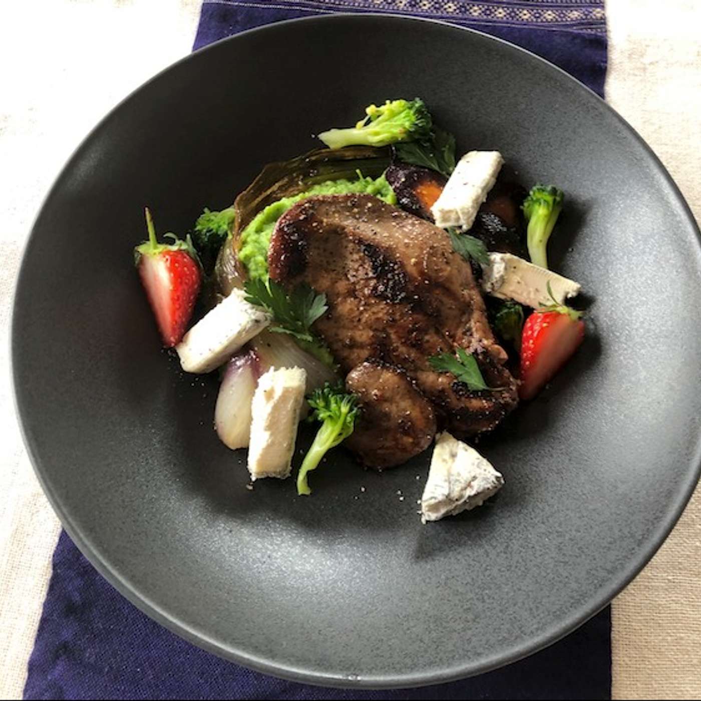 Foie de chevreau, brocolis, fraises et chèvre frais episode artwork