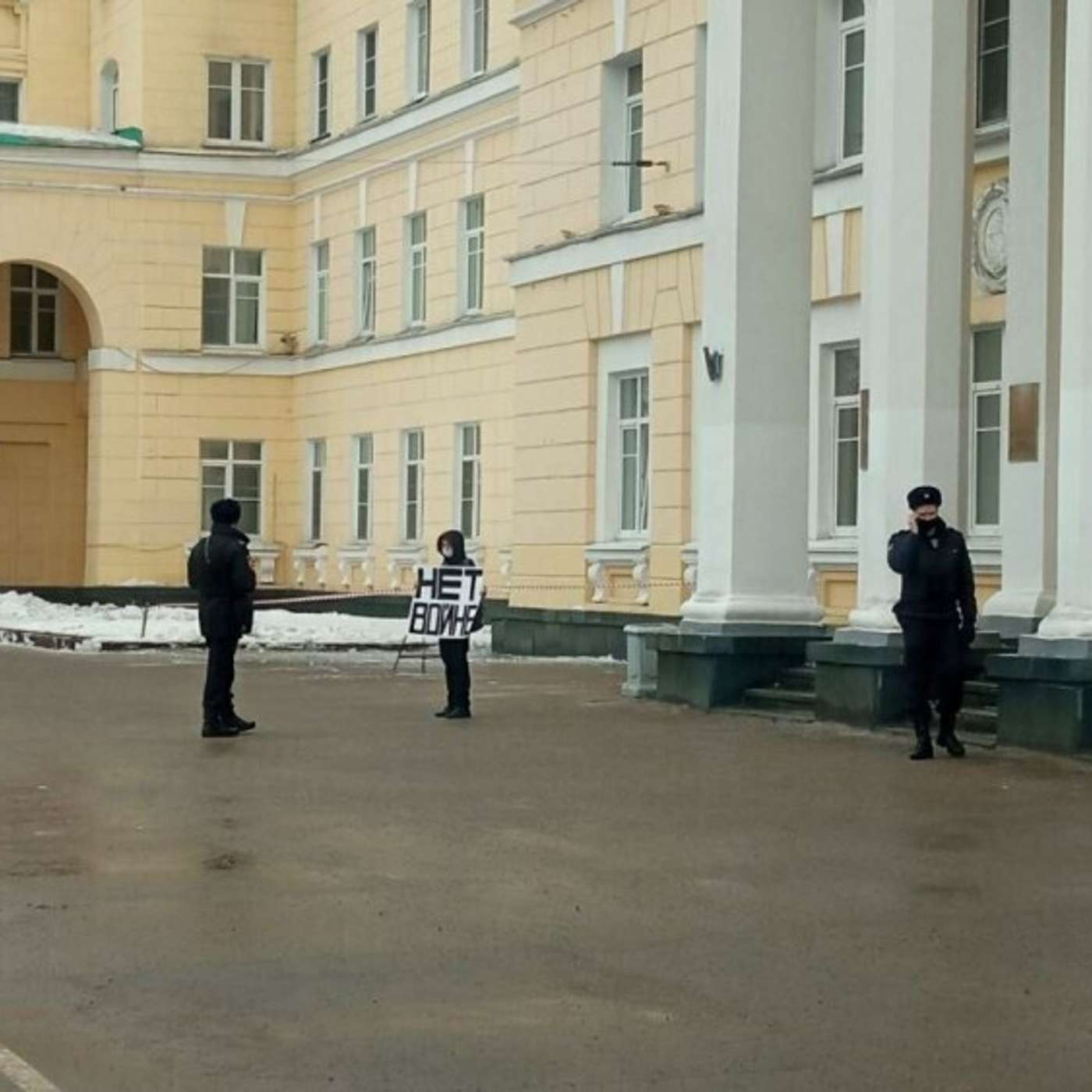 Одинокий протестующий в Мурманске: «Нет войне»