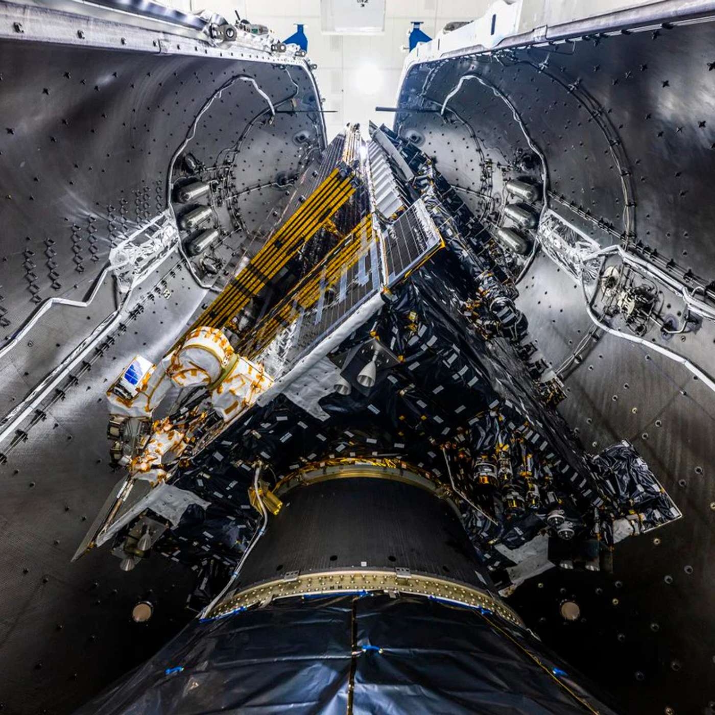 Cosmic Data Tsunami Unleashes Cosmos, SXM 11 Boosts Broadcast Fleet, Etheridge Launches Addiction Summit, Duke Pioneers Stem Cell Retina Breakthrough, and more...