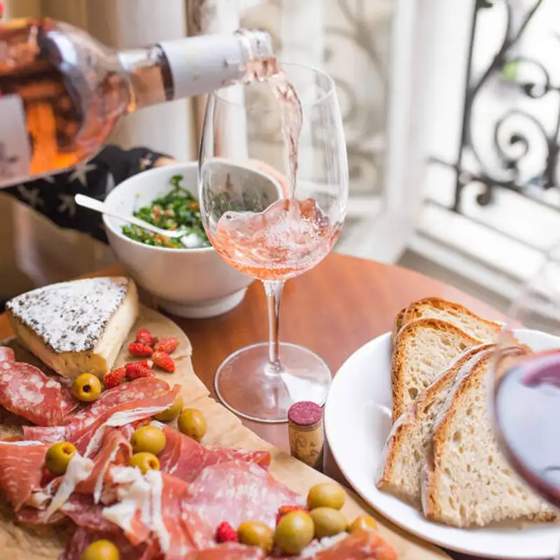 E que tal um vinhozinho? 😜