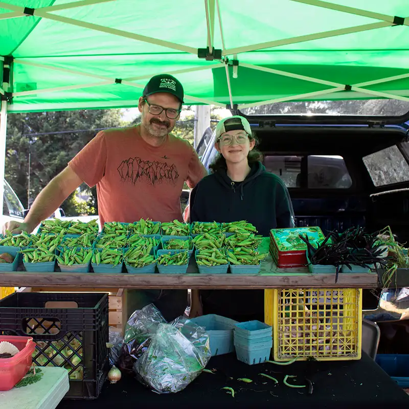 Buy Canadian draws more shoppers to local farmers' market