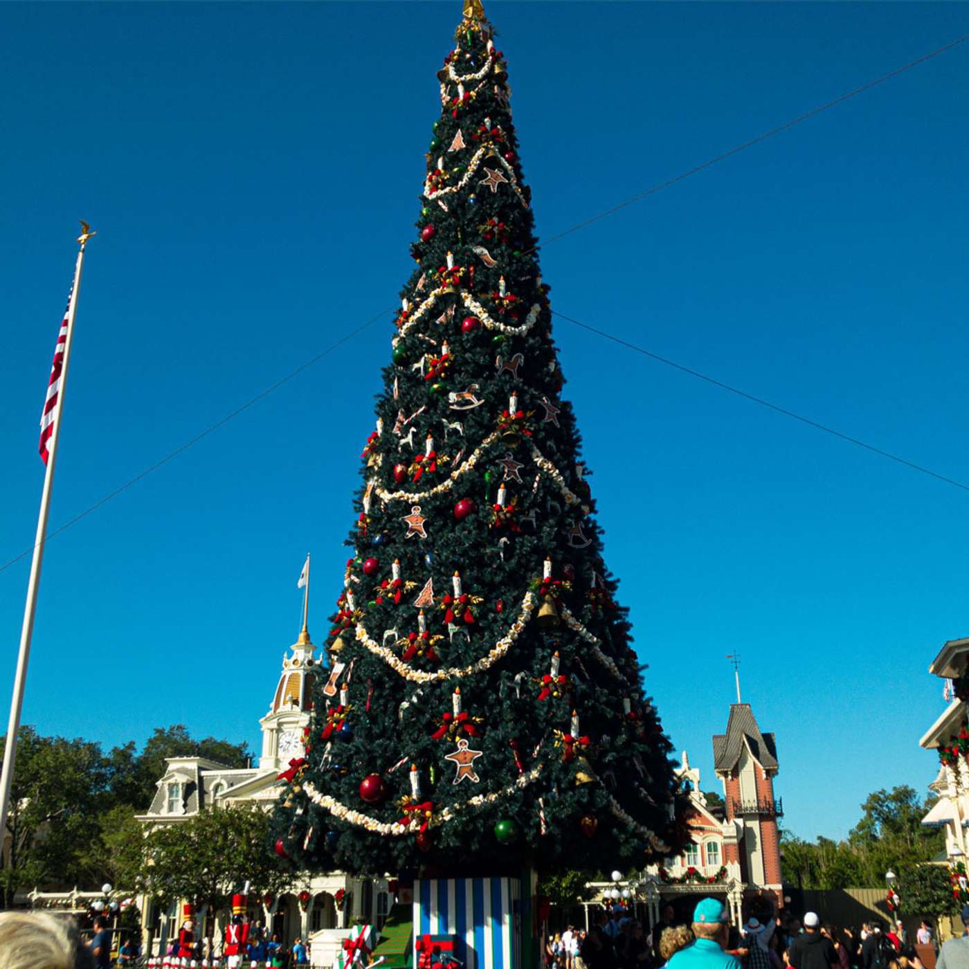 Episode 220: Parks Holiday Overlays episode artwork