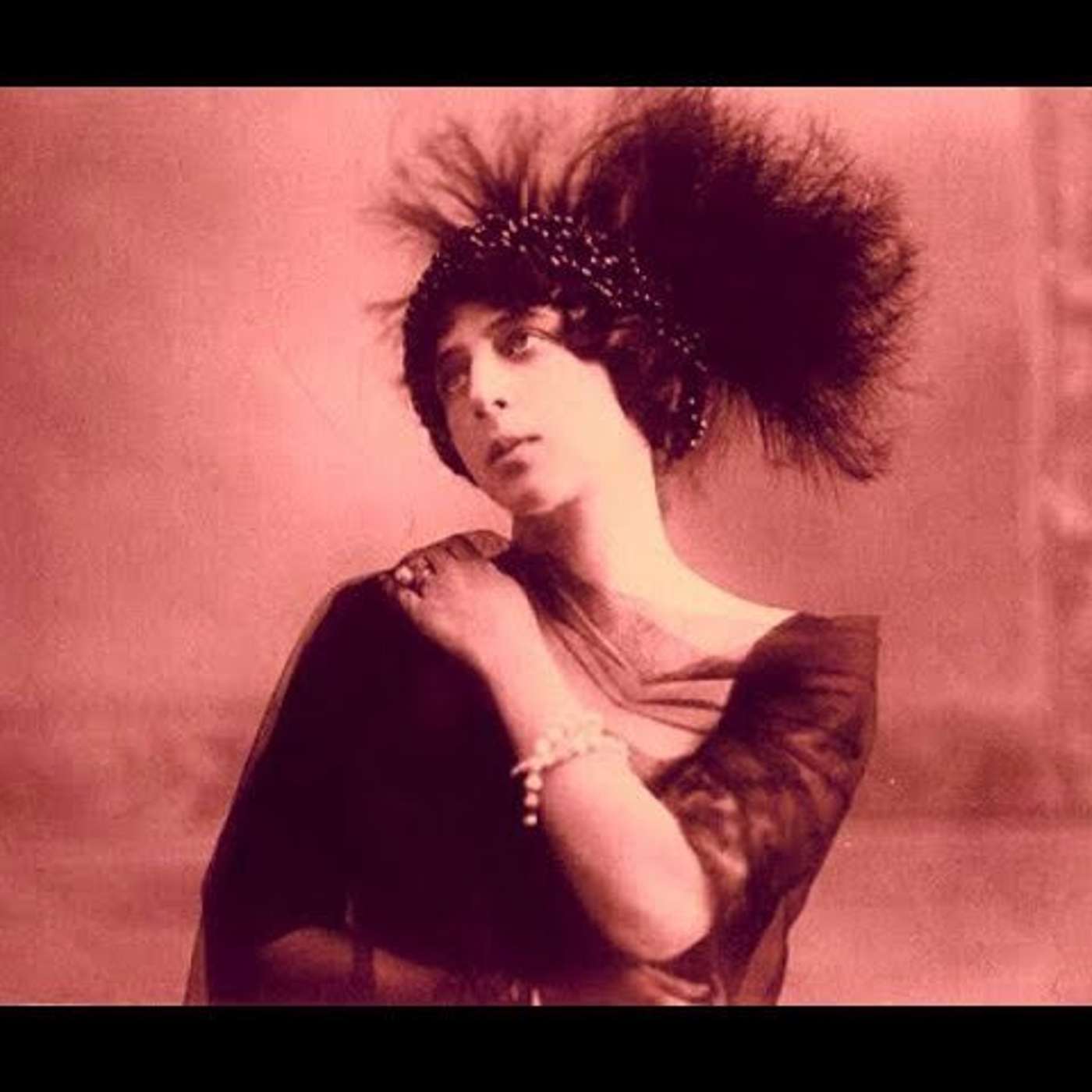 L'Aria che Tira…pillole di lirica - E' strano... - (La Traviata) - Margherita Bevignani