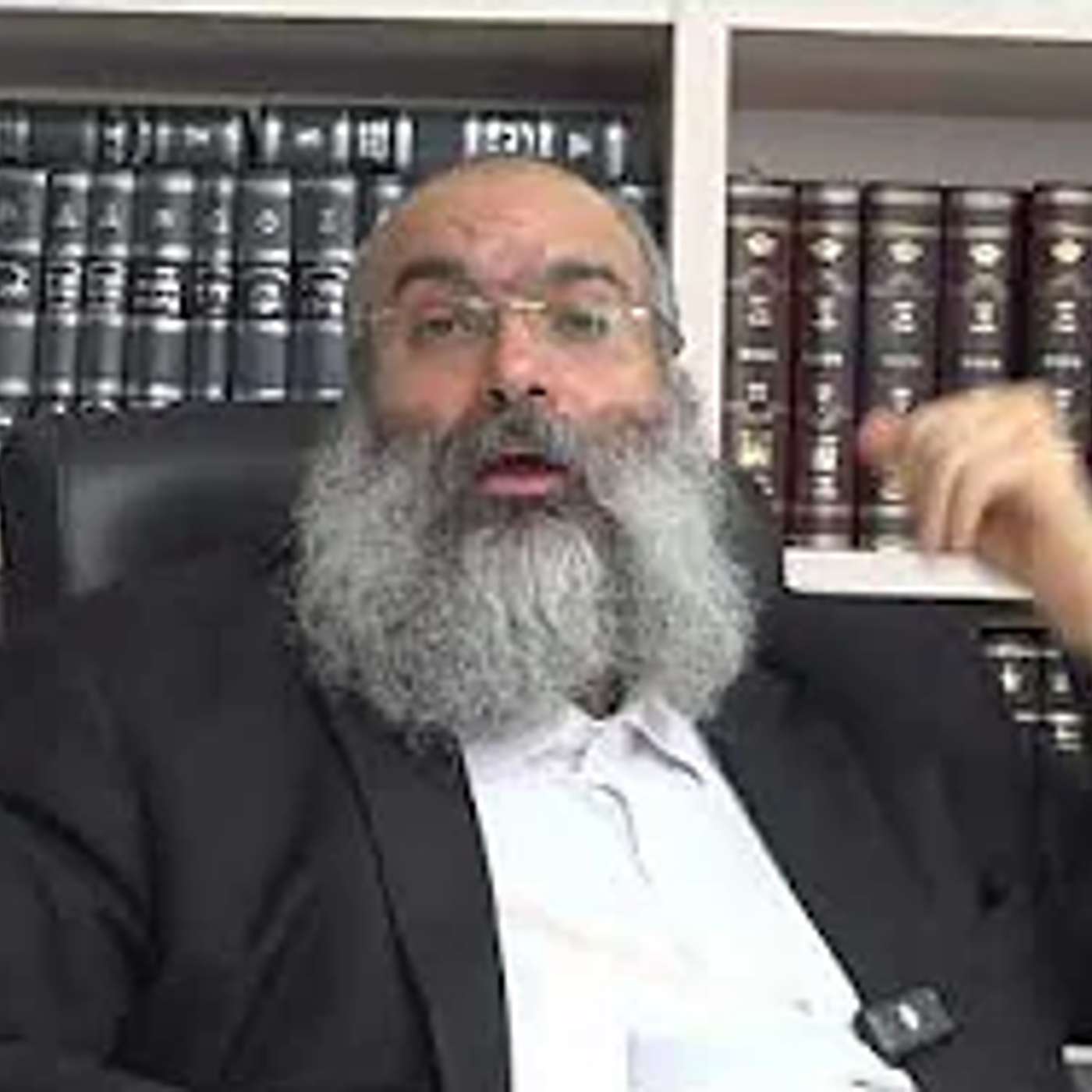 המסגר קדח ופגע בצינור המזגן – מי משלם? הקבלן, הפועל או בעל הבית?▪️הרב נחמנסון▪️(כולל הוראה ומשפט) episode artwork