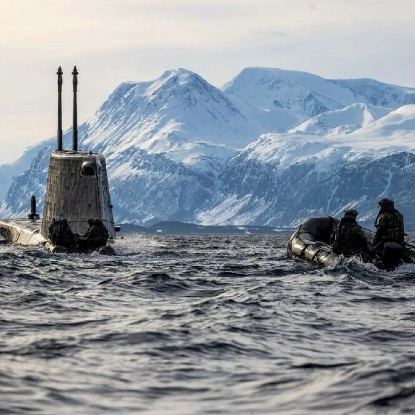 Великобритания и Норвегия объединяются для охоты на российские подводные лодки и предотвращения подводных диверсий Великобритания и Норвегия объединяются для охоты на российские подводные лодки и предотвращения подводных диверсий