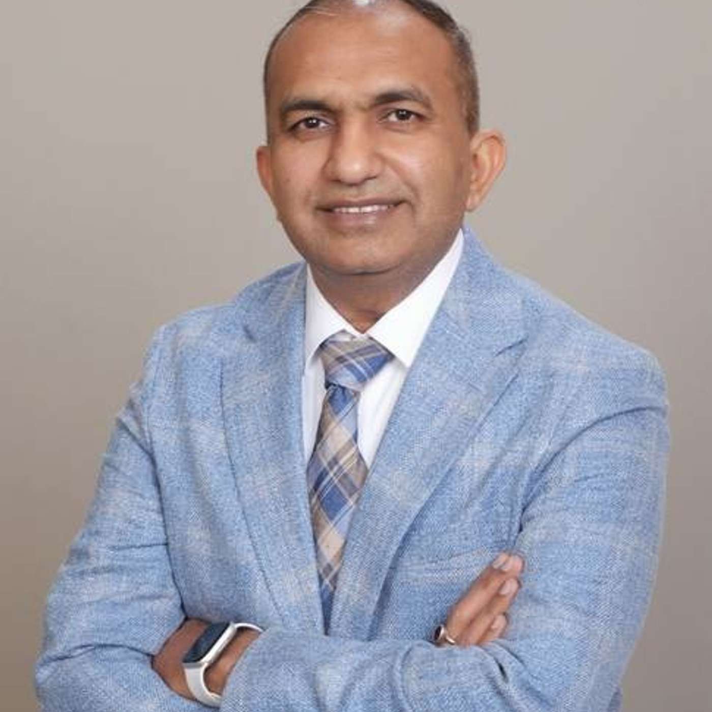 From Legacy Data Centers to Cloud-Native Platforms: Insights from Large-Scale Enterprise Migrations